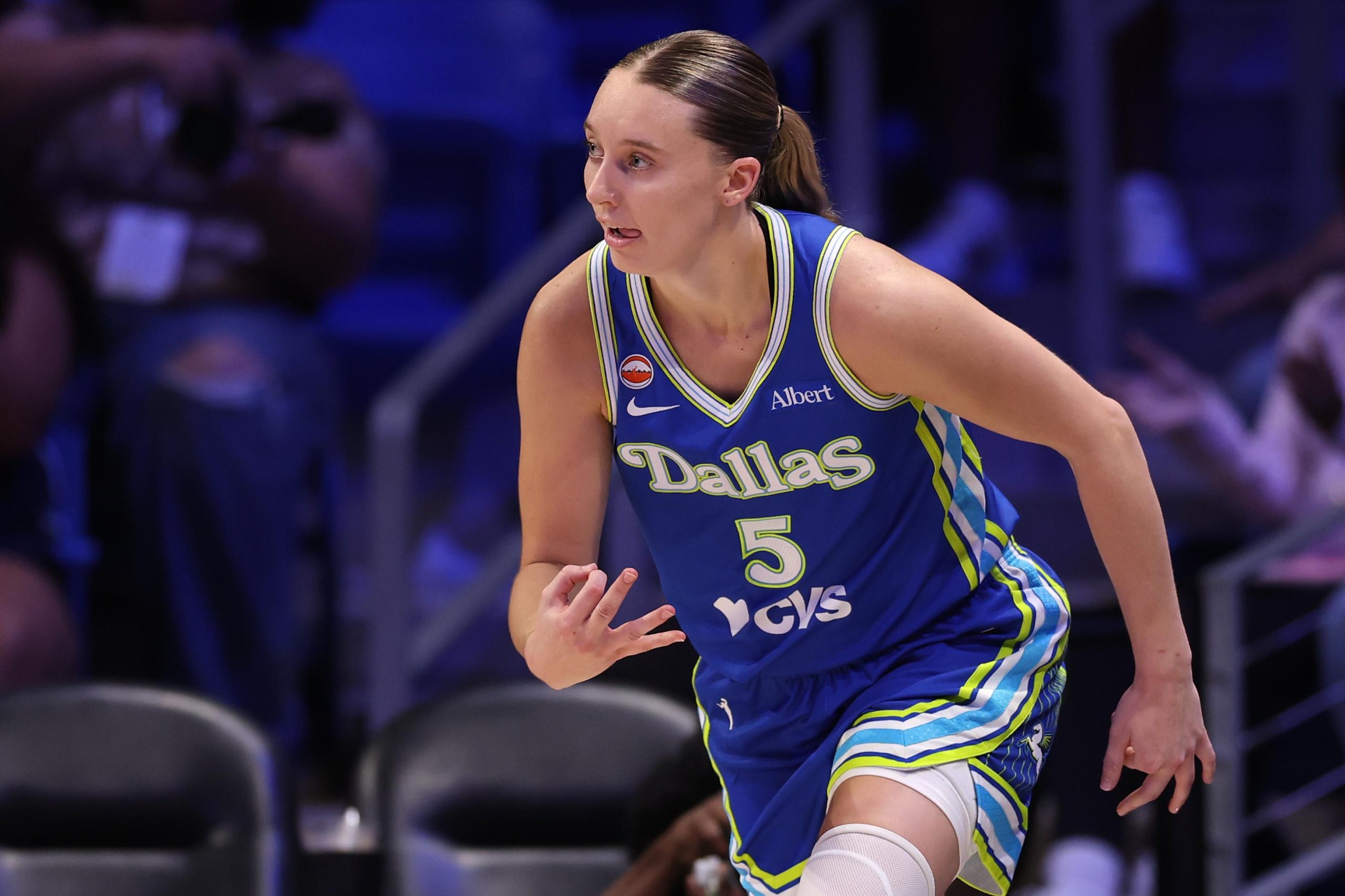 Paige Bueckers reaction ARLINGTON, TEXAS - Paige Bueckers of the Dallas Wings reacts