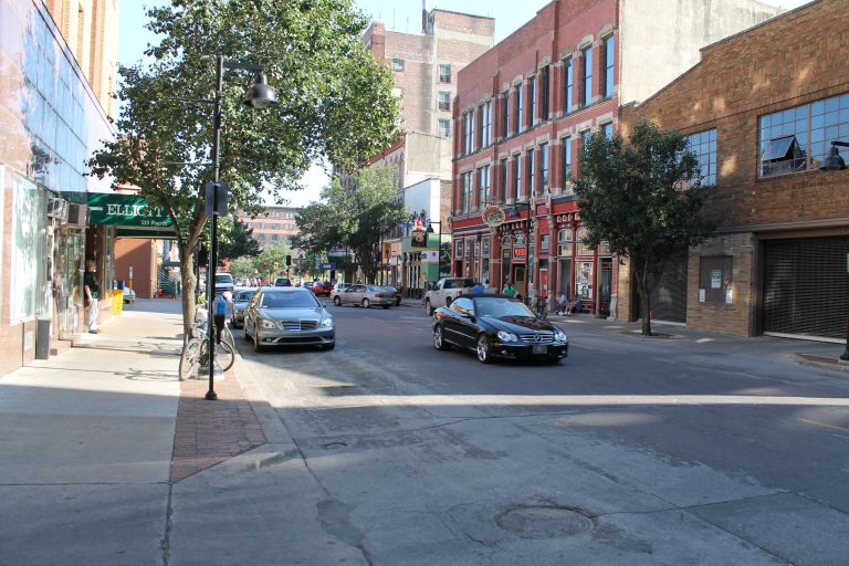Downtown Farmers' Market at Court Avenue — Des Moines