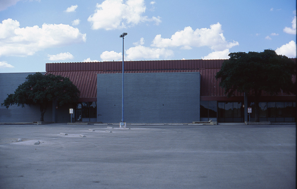 A San Antonio H-E-B Gets a Fresh Start After a Major $34M Makeover