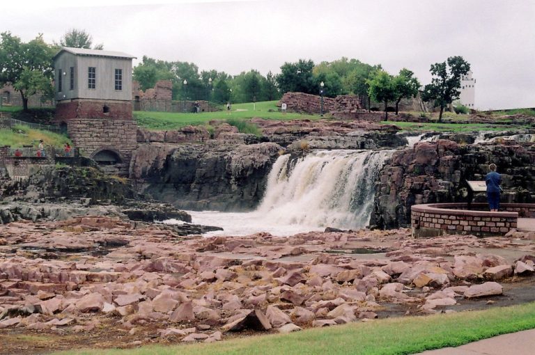 Falls Park — Sioux Falls