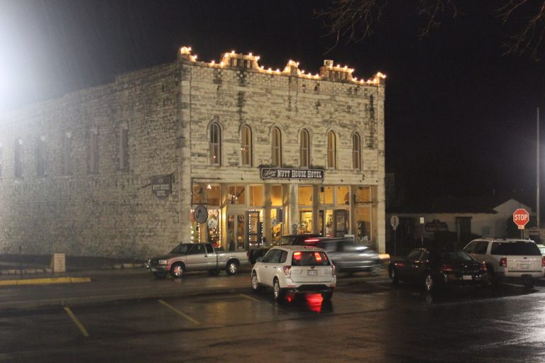 The Nutt House Hotel — Granbury