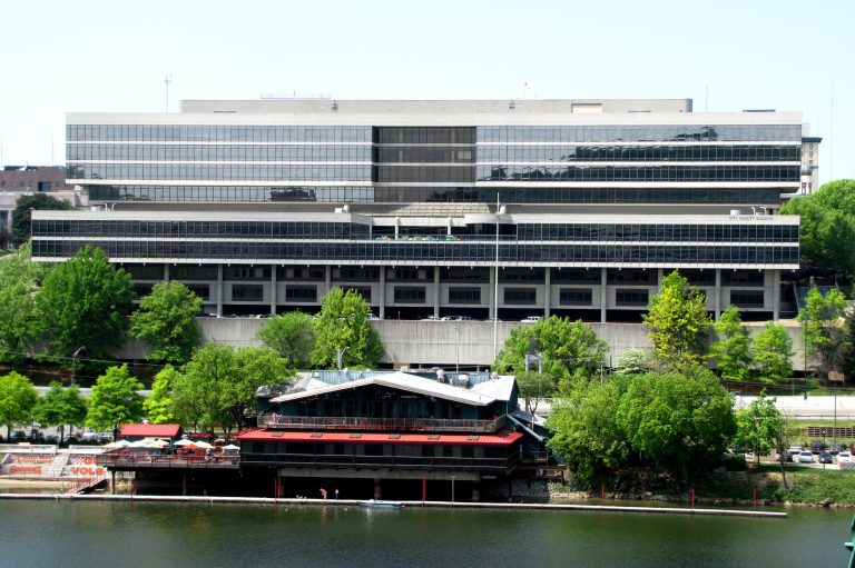Calhoun's on the River — Knoxville