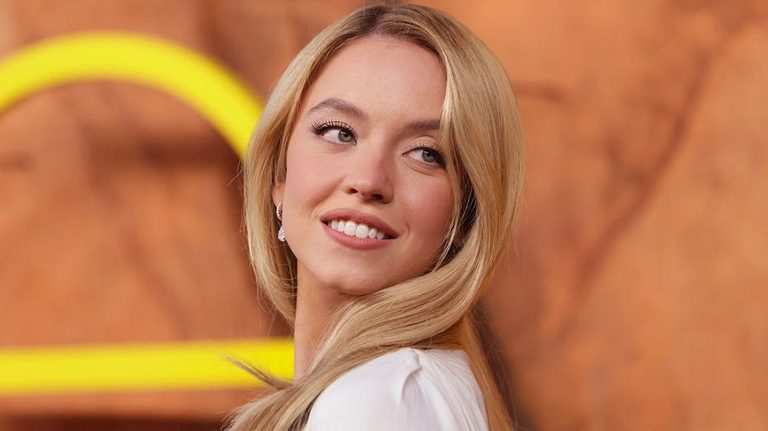 Actress Defends Euphoria Nudity