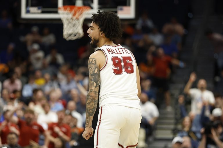 Alabama Guard Signs With Chicago Bulls