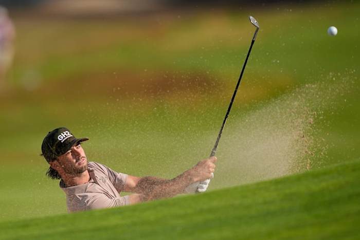 Amateur Ryder Cowan Leads Us Open