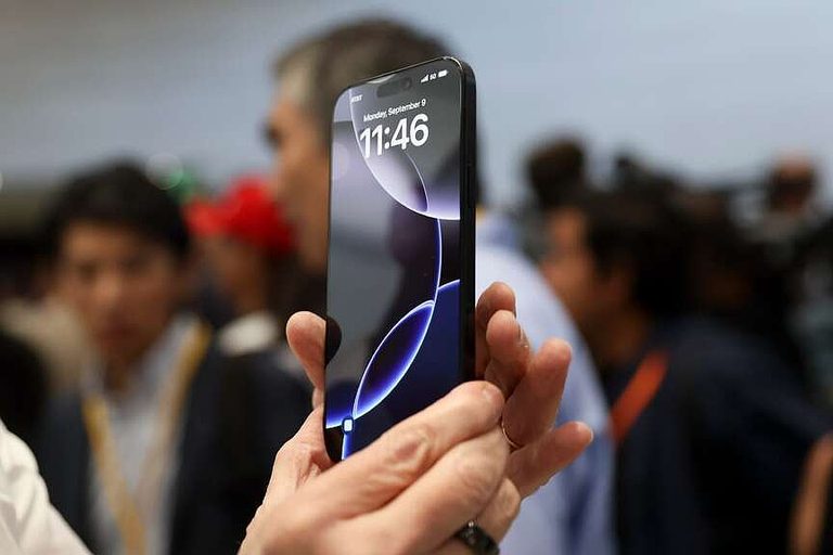 Apple Unveils New Ai Powered Siri