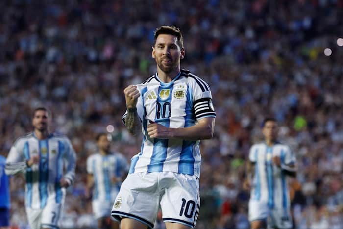 Argentina Beats Iceland 3 0