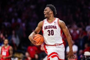Arizona S Tobe Awaka Signs With Chicago Bulls