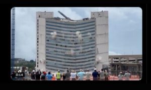Arlington S Sheraton Hotel Demolished