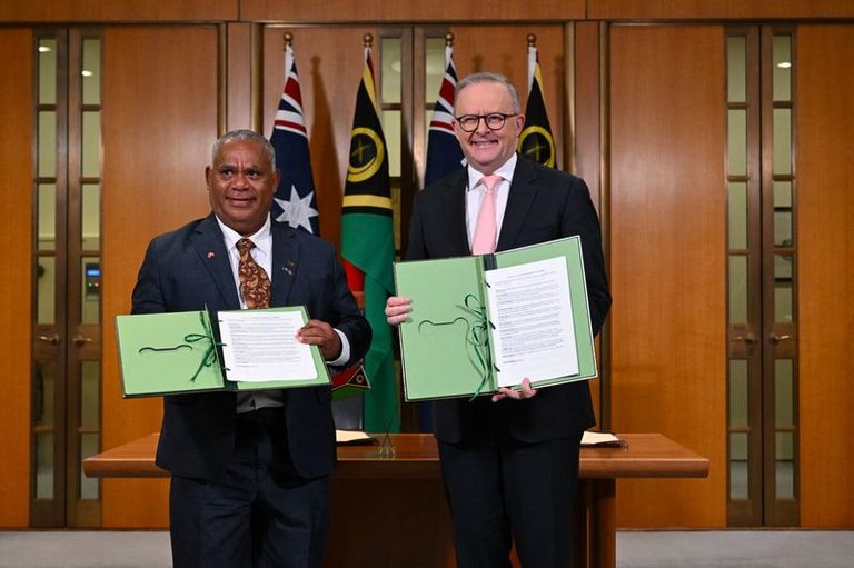Australia Vanuatu Sign Security Pact