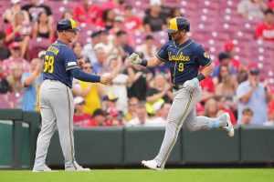 Brewers Sweep Reds 6 5