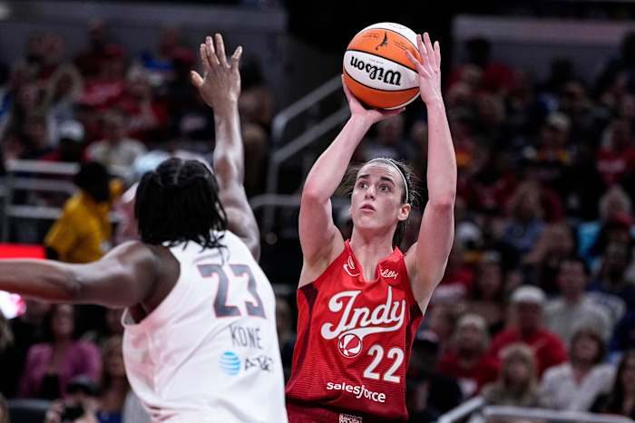 Caitlin Clark Leaves Game With Back Injury