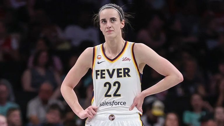 Caitlin Clarks Missed High Five Sparks Social Media Debate