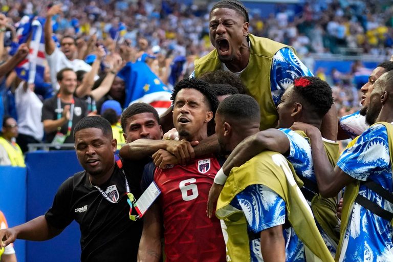 Cape Verde Holds Uruguay To 2 2 Draw