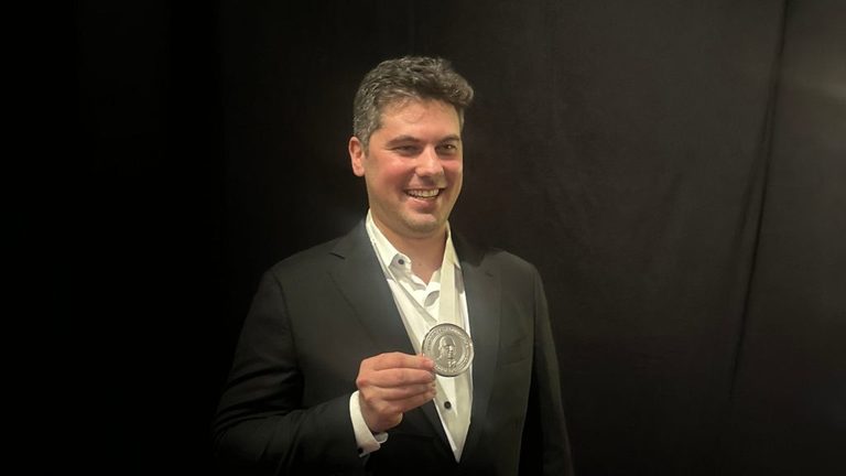 Chicago Chef Wins James Beard Award