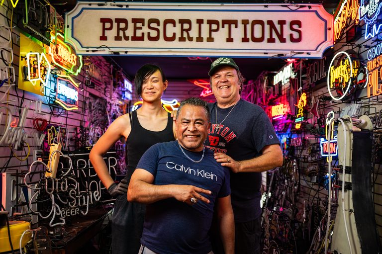 Chicago S Godfather Of Neon Still Lights Up City