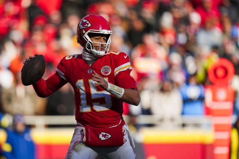 Chiefs Qb Patrick Mahomes Signs 504M Extension