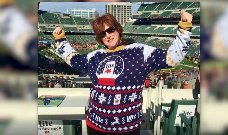 Covington Hockey League Supports Local Mother
