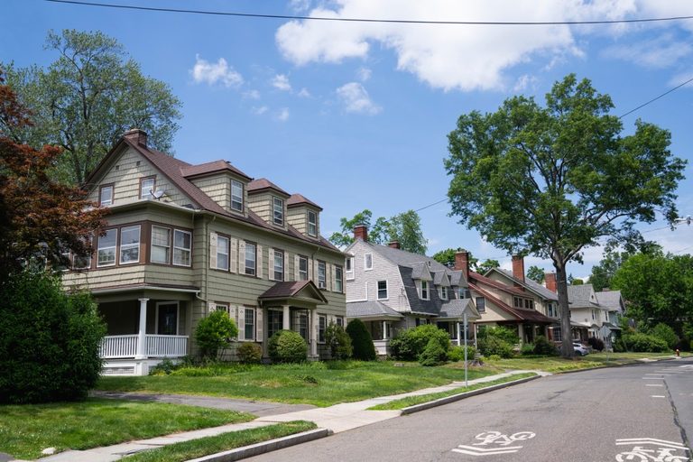 Ct House Speaker Blocks Golden Girls Housing Bill