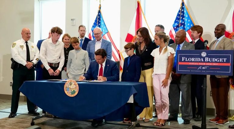 Desantis Signs Budget Vetoes 1 7 Billion