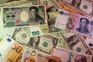 Dollar Rises To 40 Year High Against Yen