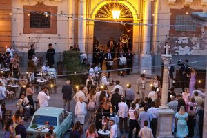 Dua Lipa And Callum Turner S Lavish Wedding Boosts Palermo S Economy