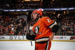 Ducks Trade Mctavish To Blues