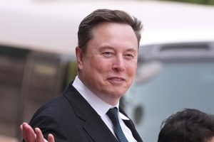 Elon Musk S Spacex Set To Go Public