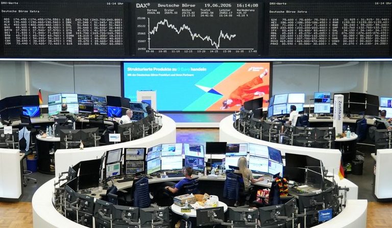 European Shares Steady Amid Tech Gains