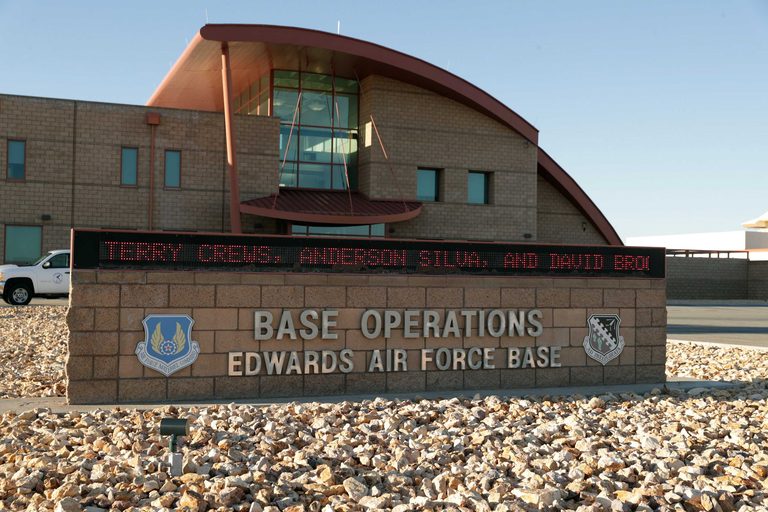 Fake Images Of B 52 Bomber Crash Spread Online