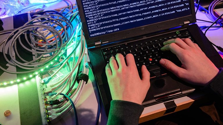Fbi Warns Of Scammers Posing As It Support
