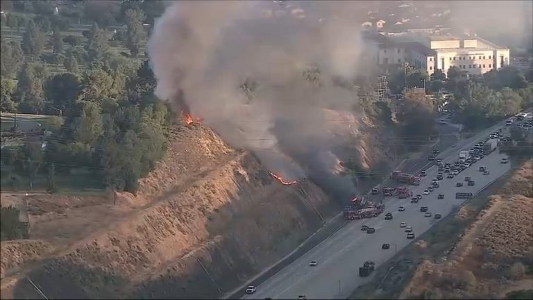 Fire Breaks Out Near 405 Freeway In Mission Hills