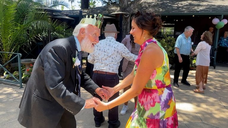 Friendship Center Hosts Senior Prom
