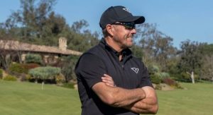 Golfer Phil Mickelson Loses Club Membership