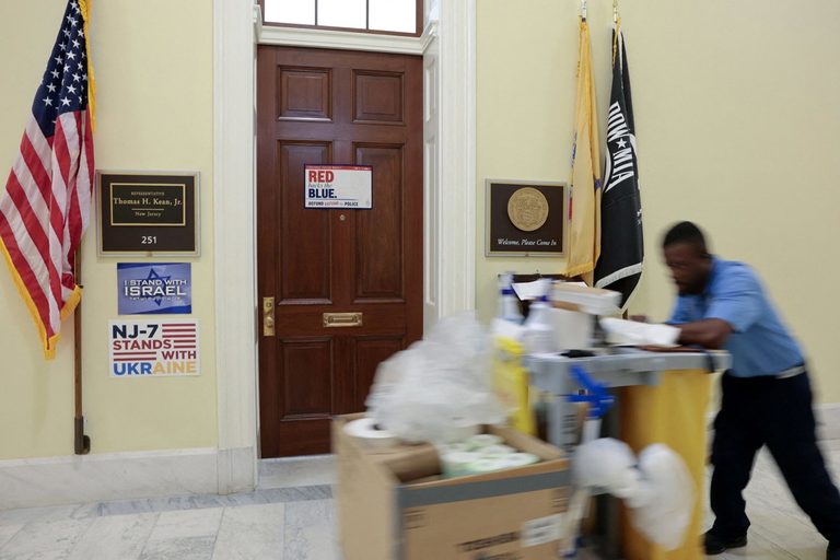 Gop Congressman Returns After 4 Month Absence