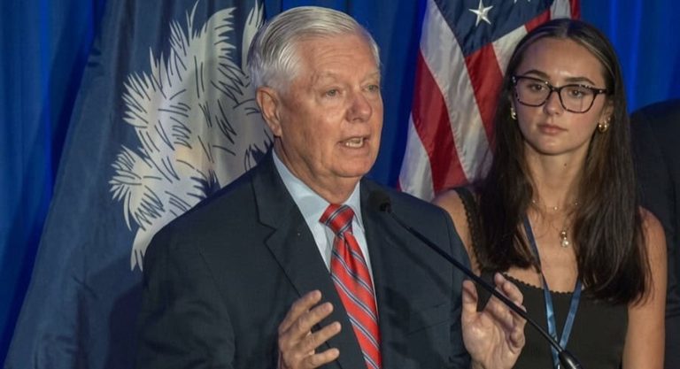 Graham Trump To Seize Strait Of Hormuz