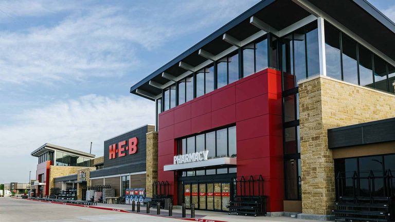H E B Opens First Store In Dallas County