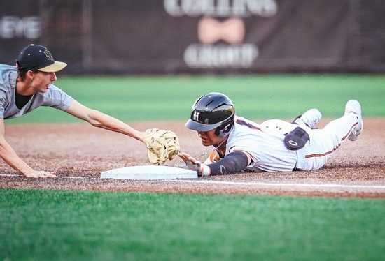 Hoover S Will Adams Wins Mr Baseball Award