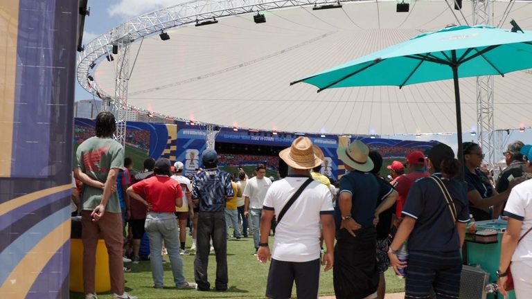 Houston Fifa Fans Brave Rain Flooding