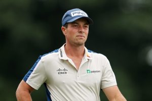 Hovland Leads Travelers Championship
