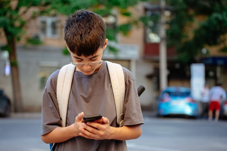 Indiana Law Safeguards Kids On Social Media