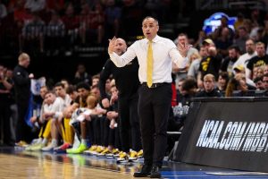 Iowa Men S Basketball To Play Alabama In Des Moines