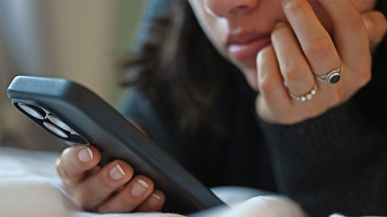 Iphone Linked To Decline In Us Birth Rates