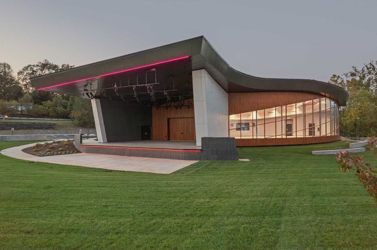 Jeffersontown Amphitheater Opens