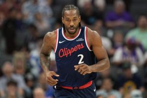 Kawhi Leonard Traded To Raptors