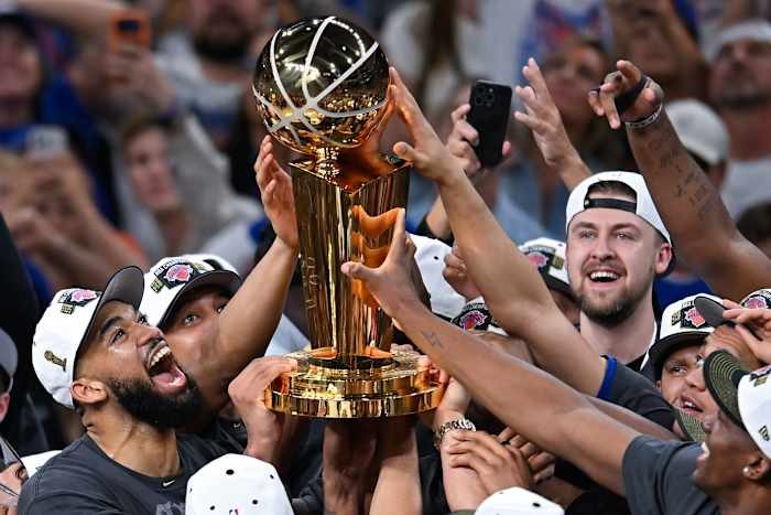 Knicks Celebrate Nba Title With Ticker Tape Parade