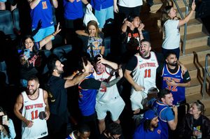 Knicks Fans Flock To Nyc As Team Nears Historic Nba Finals Victory