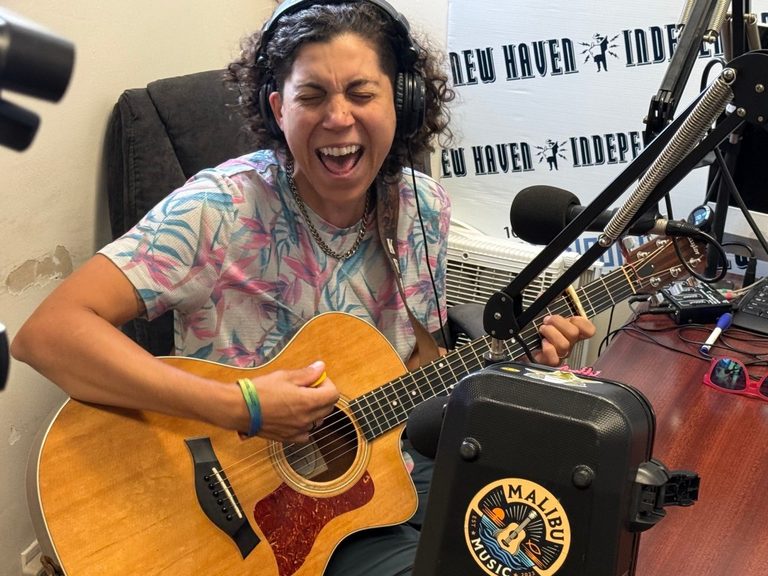 Kristen Ford Performs On Wnhh Fm