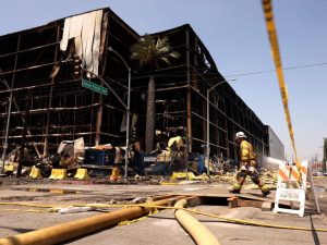 La Firefighters Close To Containing Warehouse Blaze