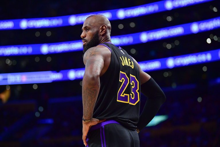 Lebron James To Leave Lakers